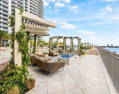 220 Lake Shore Drive - Photo Thumbnail 42
