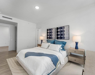 220 Lake Shore Drive - Photo Thumbnail 10