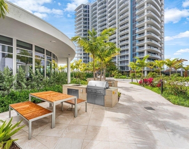 220 Lake Shore Drive - Photo Thumbnail 28