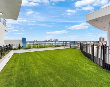 220 Lake Shore Drive - Photo Thumbnail 27