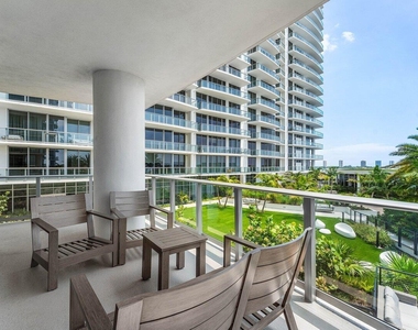 220 Lake Shore Drive - Photo Thumbnail 23