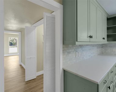 6112 W Poly Webb Road - Photo Thumbnail 17