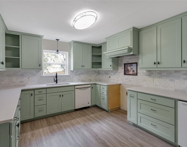 6112 W Poly Webb Road - Photo Thumbnail 15