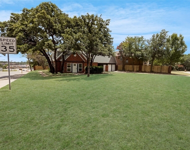 6112 W Poly Webb Road - Photo Thumbnail 2