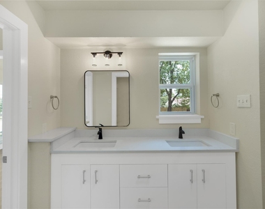 6112 W Poly Webb Road - Photo Thumbnail 24