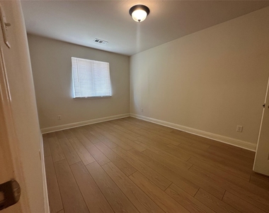3103 Spanish Oak Trail - Photo Thumbnail 17