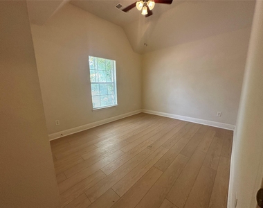 3103 Spanish Oak Trail - Photo Thumbnail 18