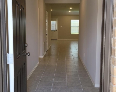 1919 Rolling Ridge Drive - Photo Thumbnail 18