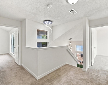 2124 Newport Drive - Photo Thumbnail 13