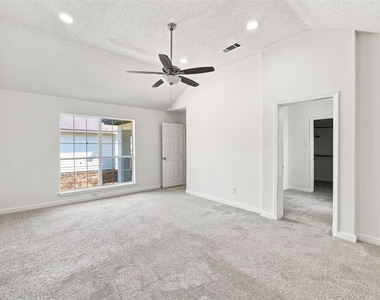 2124 Newport Drive - Photo Thumbnail 18