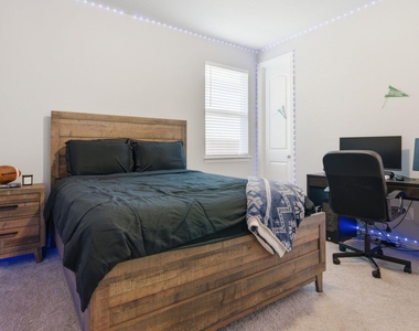 910 Winter Cherry Lane - Photo Thumbnail 20
