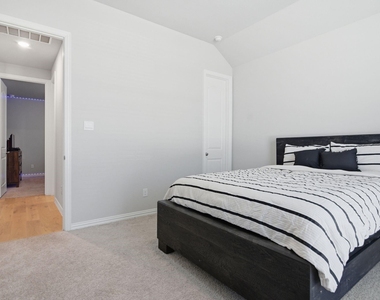 910 Winter Cherry Lane - Photo Thumbnail 19