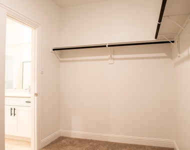 4541 Cinema Street - Photo Thumbnail 11