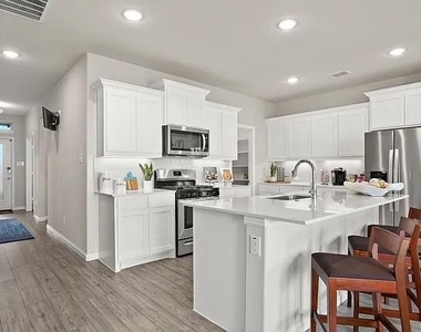 1511 Ironwood Way - Photo Thumbnail 2