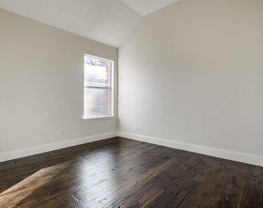 3708 Villanova Drive - Photo Thumbnail 12