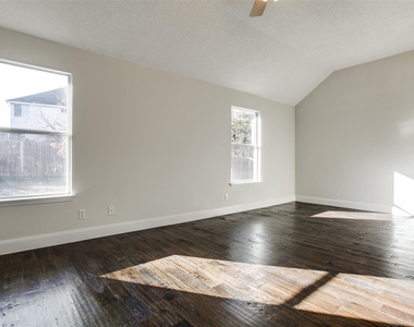 3708 Villanova Drive - Photo Thumbnail 8