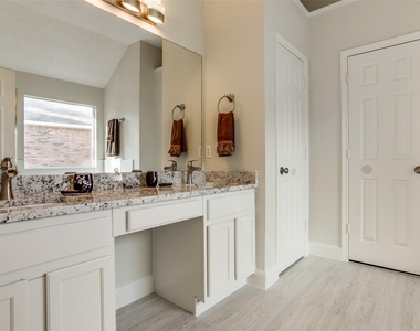3708 Villanova Drive - Photo Thumbnail 9