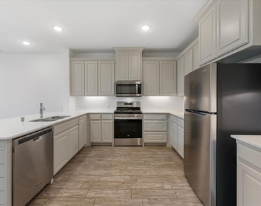 4870 Woodruff Way - Photo Thumbnail 14