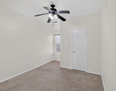 5916 Crestview Drive - Photo Thumbnail 27
