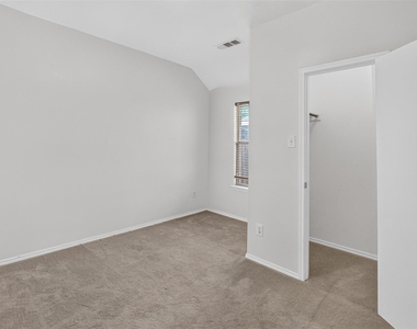 5916 Crestview Drive - Photo Thumbnail 24