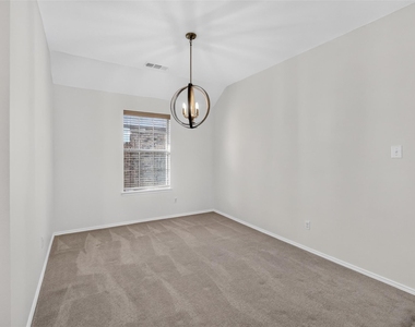 5916 Crestview Drive - Photo Thumbnail 3