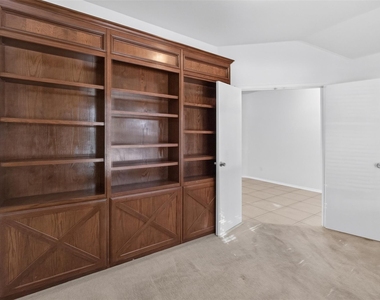 5916 Crestview Drive - Photo Thumbnail 13