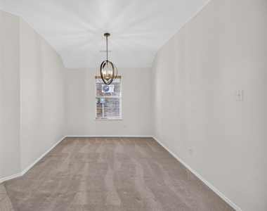 5916 Crestview Drive - Photo Thumbnail 4