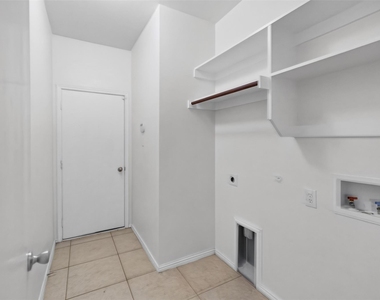 5916 Crestview Drive - Photo Thumbnail 29