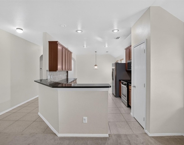 5916 Crestview Drive - Photo Thumbnail 8