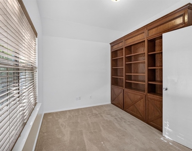 5916 Crestview Drive - Photo Thumbnail 14