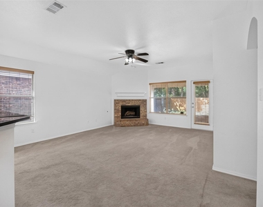 5916 Crestview Drive - Photo Thumbnail 10