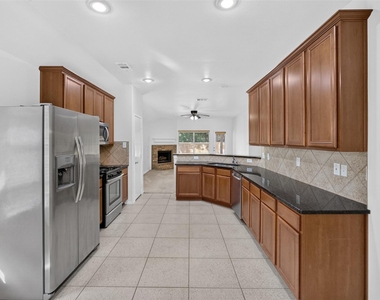 5916 Crestview Drive - Photo Thumbnail 9