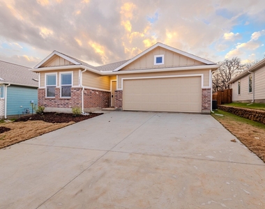 1805 Pentro Parkway - Photo Thumbnail 2