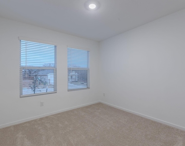 1805 Pentro Parkway - Photo Thumbnail 4