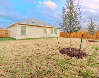 1805 Pentro Parkway - Photo Thumbnail 29