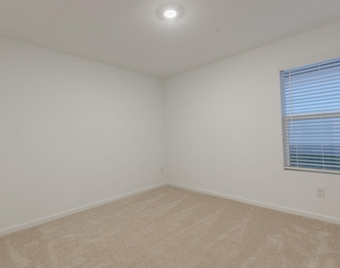 1805 Pentro Parkway - Photo Thumbnail 8
