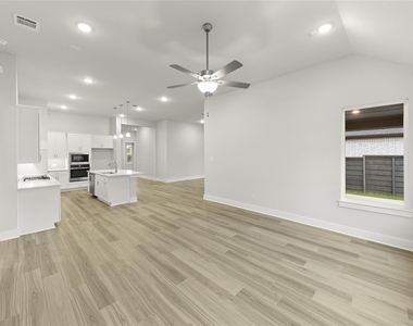 653 Begonia Way - Photo Thumbnail 7