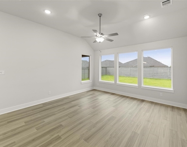 653 Begonia Way - Photo Thumbnail 14