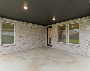 653 Begonia Way - Photo Thumbnail 19