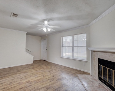 910 Cedar Terrace - Photo Thumbnail 5