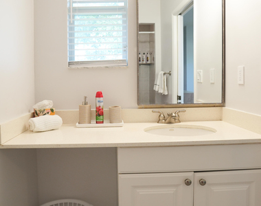 821 Sw 13th Court - Photo Thumbnail 18