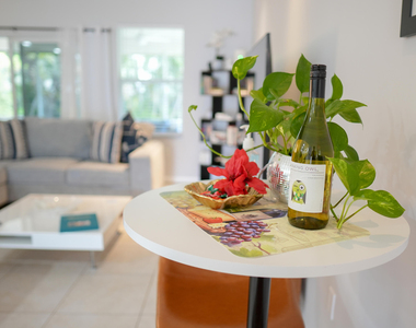 821 Sw 13th Court - Photo Thumbnail 8