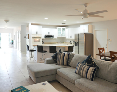 821 Sw 13th Court - Photo Thumbnail 25