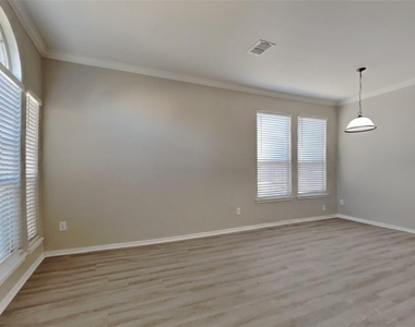8841 Noontide Drive - Photo Thumbnail 4