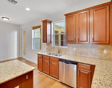 615 Dakota Drive - Photo Thumbnail 3