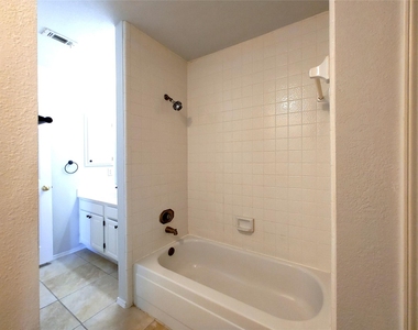 3801 Dutton Drive - Photo Thumbnail 20