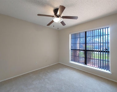 3801 Dutton Drive - Photo Thumbnail 17