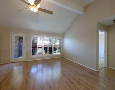 3801 Dutton Drive - Photo Thumbnail 7