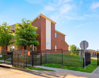 1583 Fiji Street - Photo Thumbnail 27