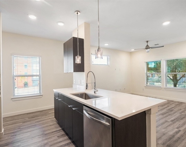 1583 Fiji Street - Photo Thumbnail 10
